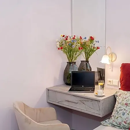 Urban Bloom Oasis - Mini Zen Maison 酒店 卡拉马塔